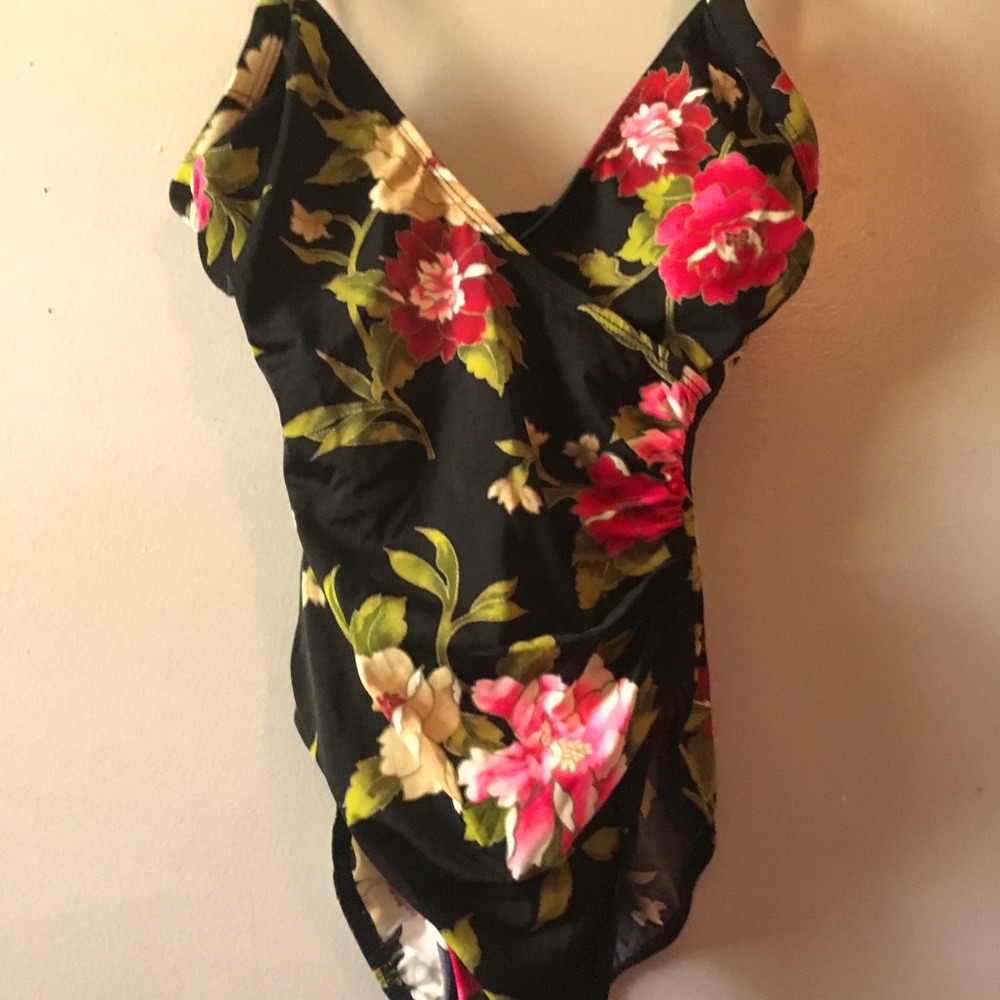 Lands’ End Tropical Plants and Flowers Side Ruching Bathing Suit
